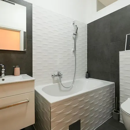 Family Friendly House With A Swimming Pool - 26941 Casa de Férias Pula